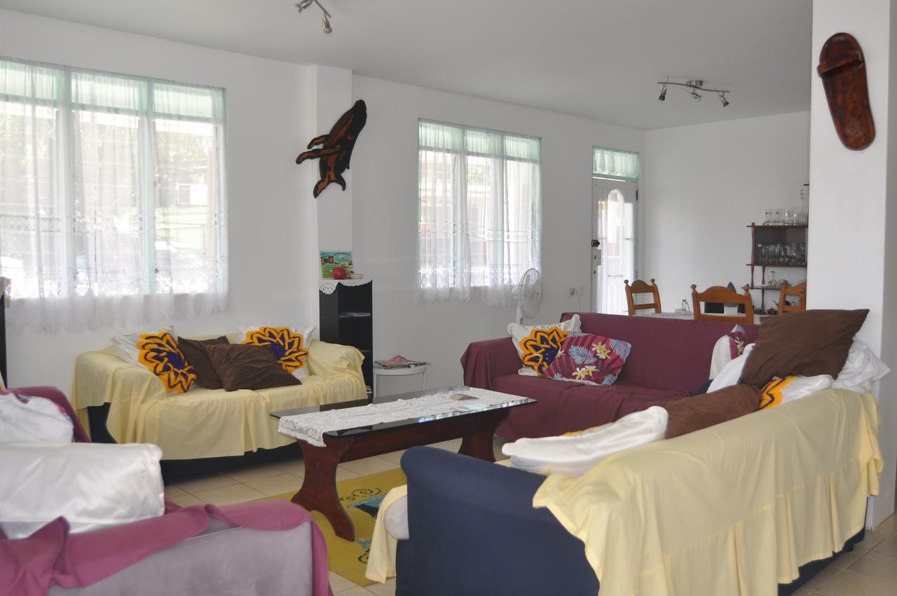 Flying Annie Moa Bed & Breakfast Neiafu Dış mekan fotoğraf